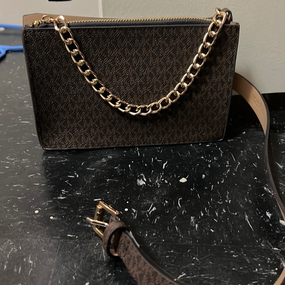 Michael Kors Small Belt Bag. - Picture 1 of 1